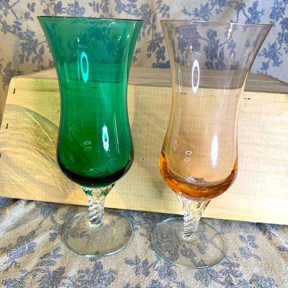 VTG Set of 6 Tulip Shaped Multicolored Glasses Twisted Stems Rainbow - Picture 7 of 7